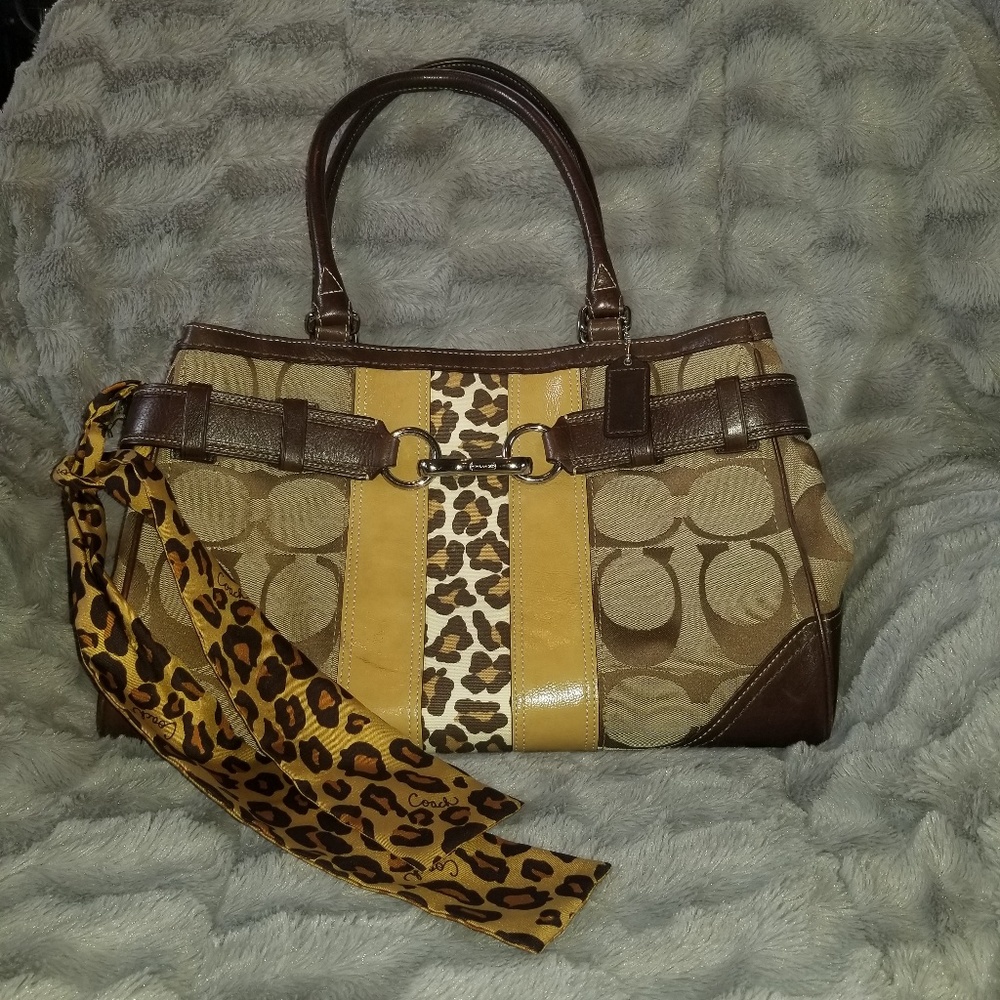 Coach hampton jacquard leather scarf & purse